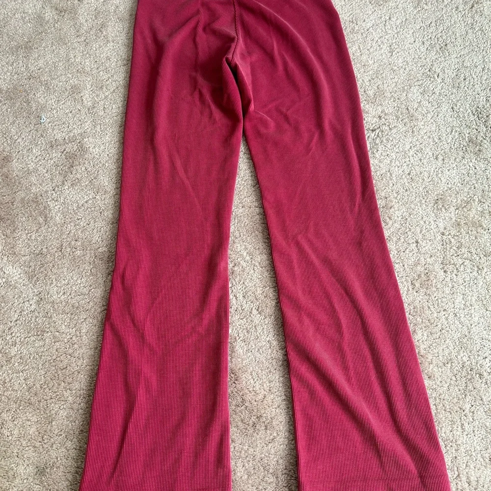 Lululemon Brushed Softstreme Ribbed Zip Flare Pant Pomegranate 8 Never Worn - Picture 8 of 8